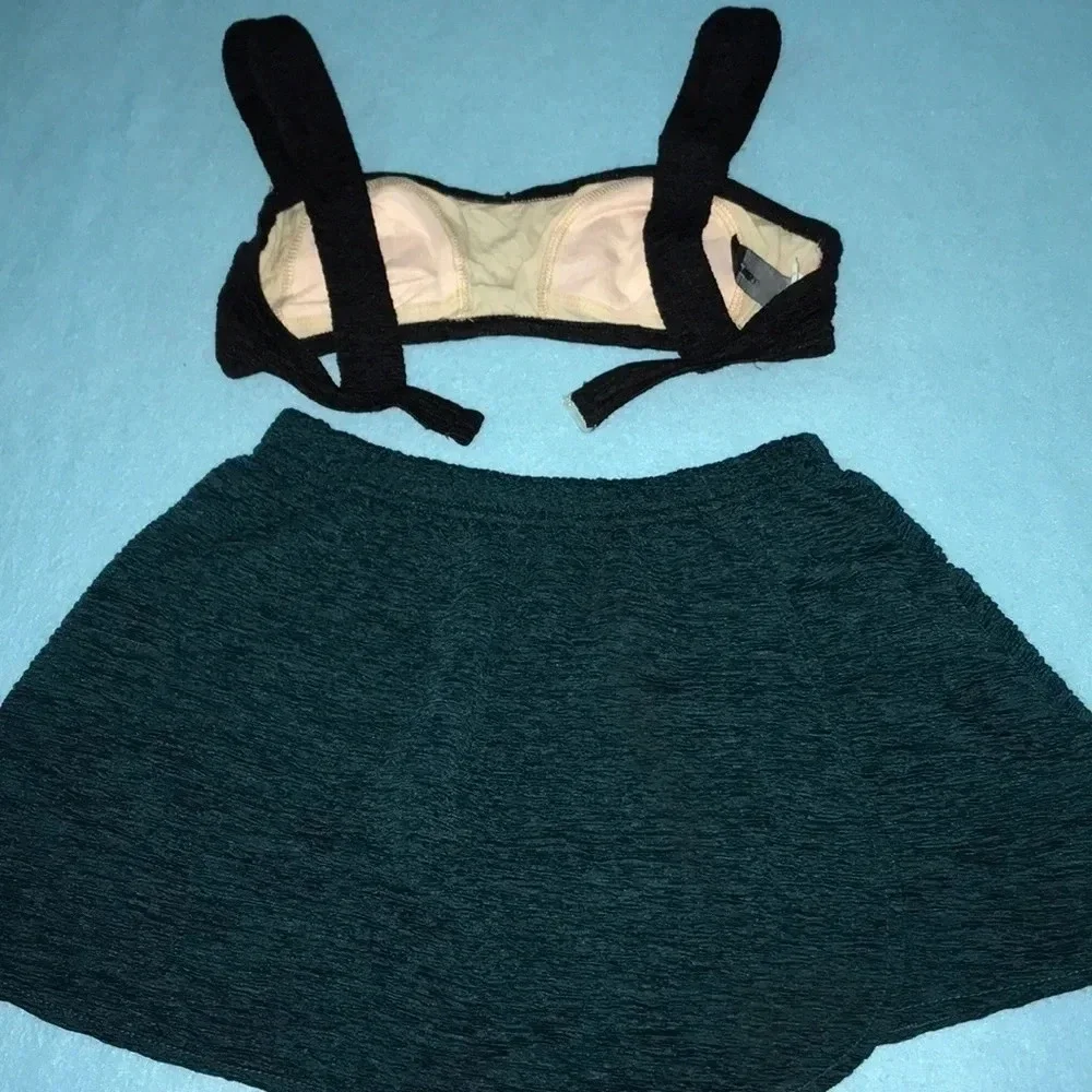 𝅺Mainstream wrap skirt cover up green size S/M matching swim top black size 10